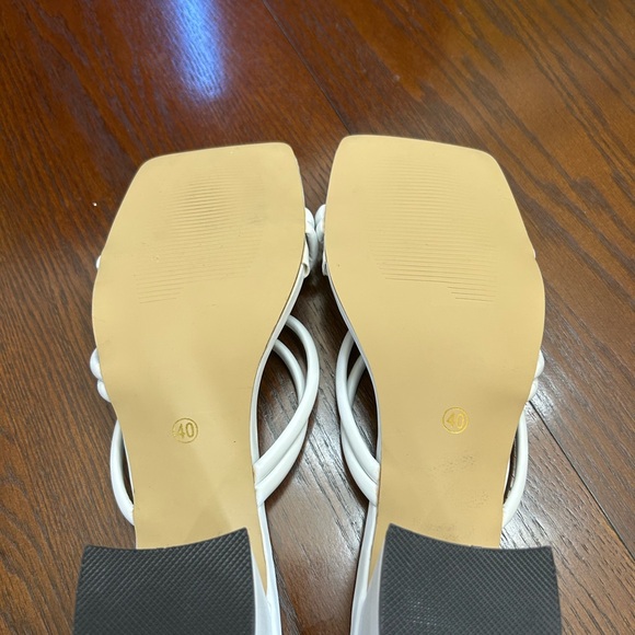Elegant White Strappy Women's Heels - Picture 3 of 3